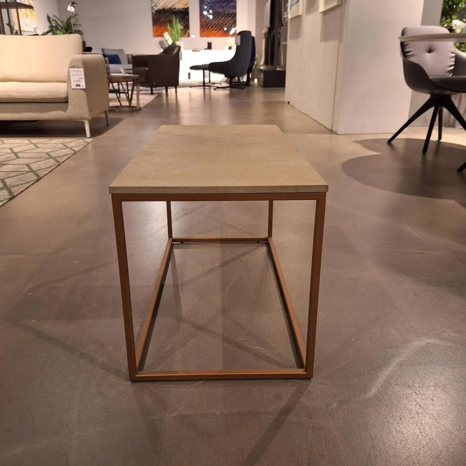 Rolf Benz Couchtische|Couchtisch 985 MDF Beschichtet Mit Echtsteinfurnier Mit Sandstein Gestell Bronzefarbig