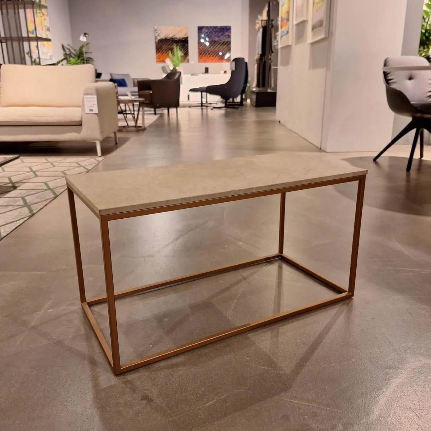 Rolf Benz Couchtische|Couchtisch 985 MDF Beschichtet Mit Echtsteinfurnier Mit Sandstein Gestell Bronzefarbig