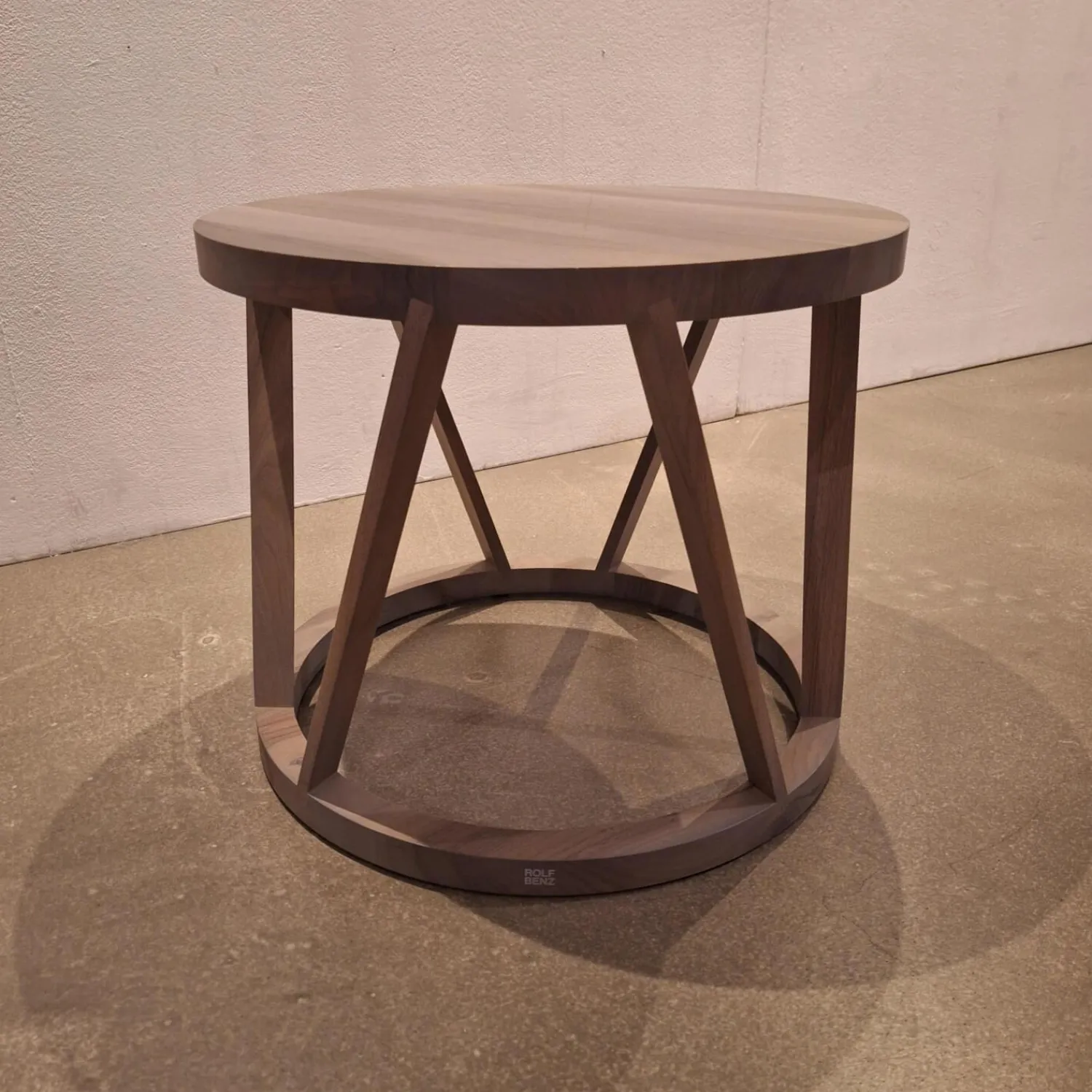 Rolf Benz Couchtische|Couchtisch 920 Nussbaum Massiv Altgrau Gebeizt