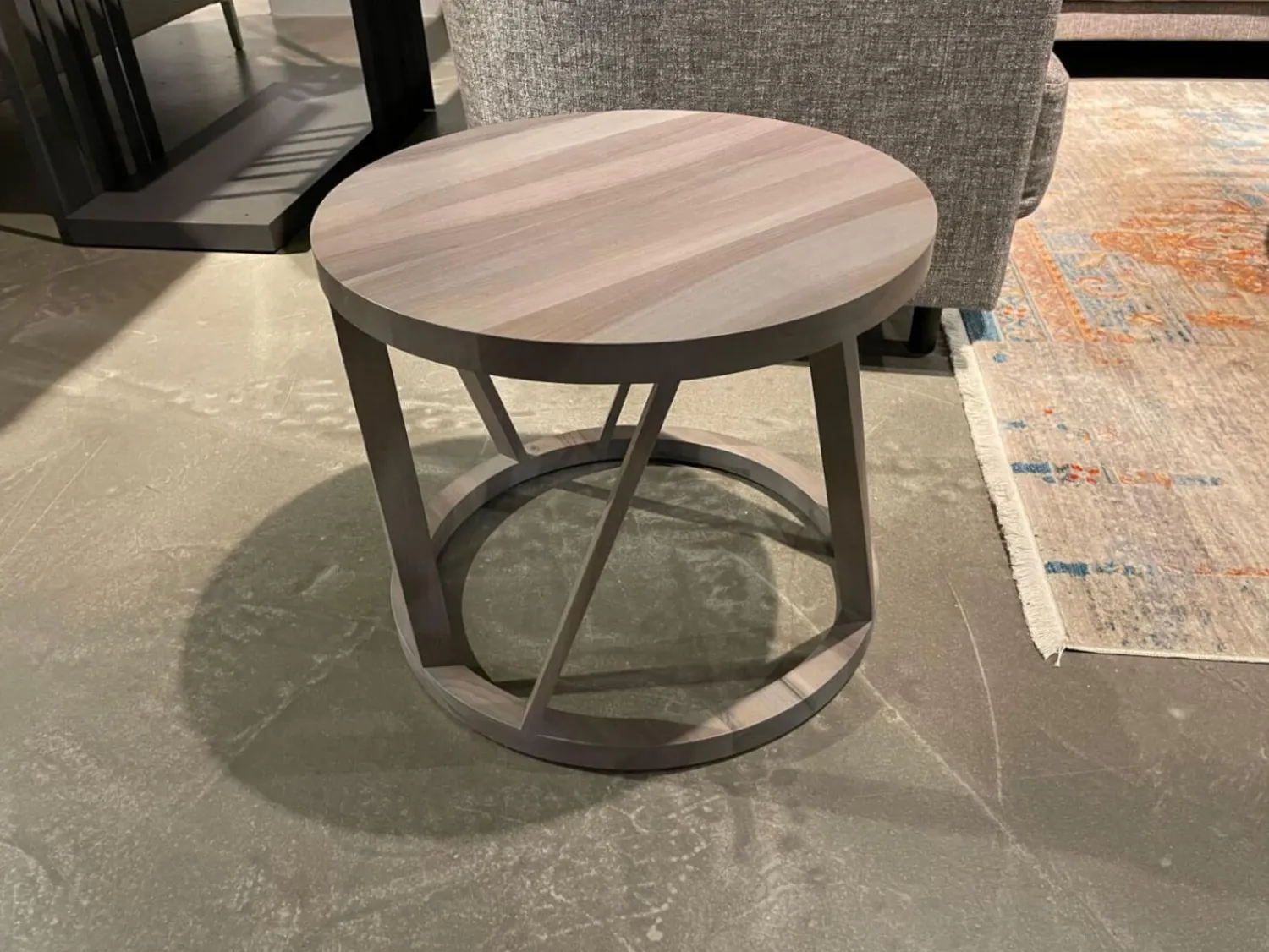 Rolf Benz Couchtische|Couchtisch 920 Nussbaum Massiv Altgrau Gebeizt