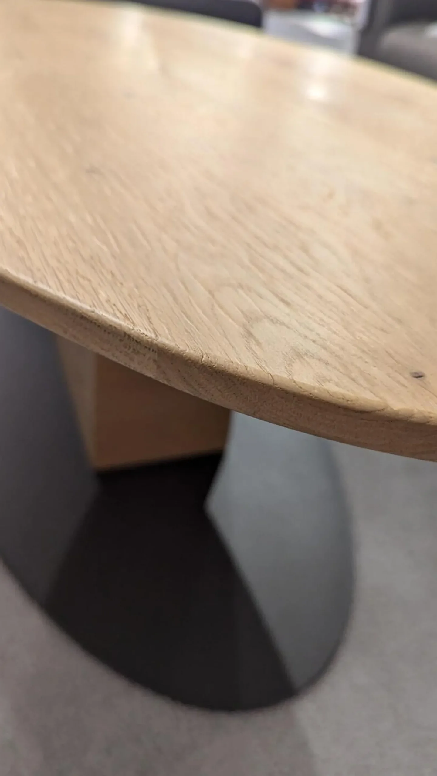 Thielemeyer Couchtische|Couchtisch Avida Asteiche Massiv Fuß Schwarz