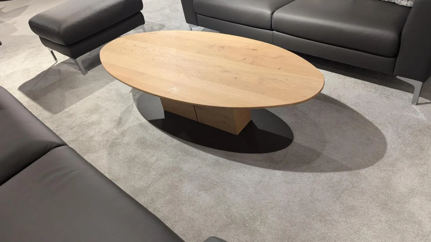 Thielemeyer Couchtische|Couchtisch Avida Asteiche Massiv Fuß Schwarz