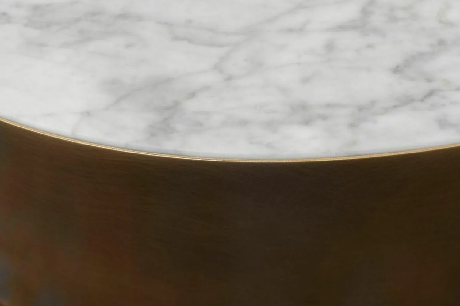 Meridiani Couchtische|Couchtisch Belt Oval Platte Marmor Carrara Gioia Messing Bronziert