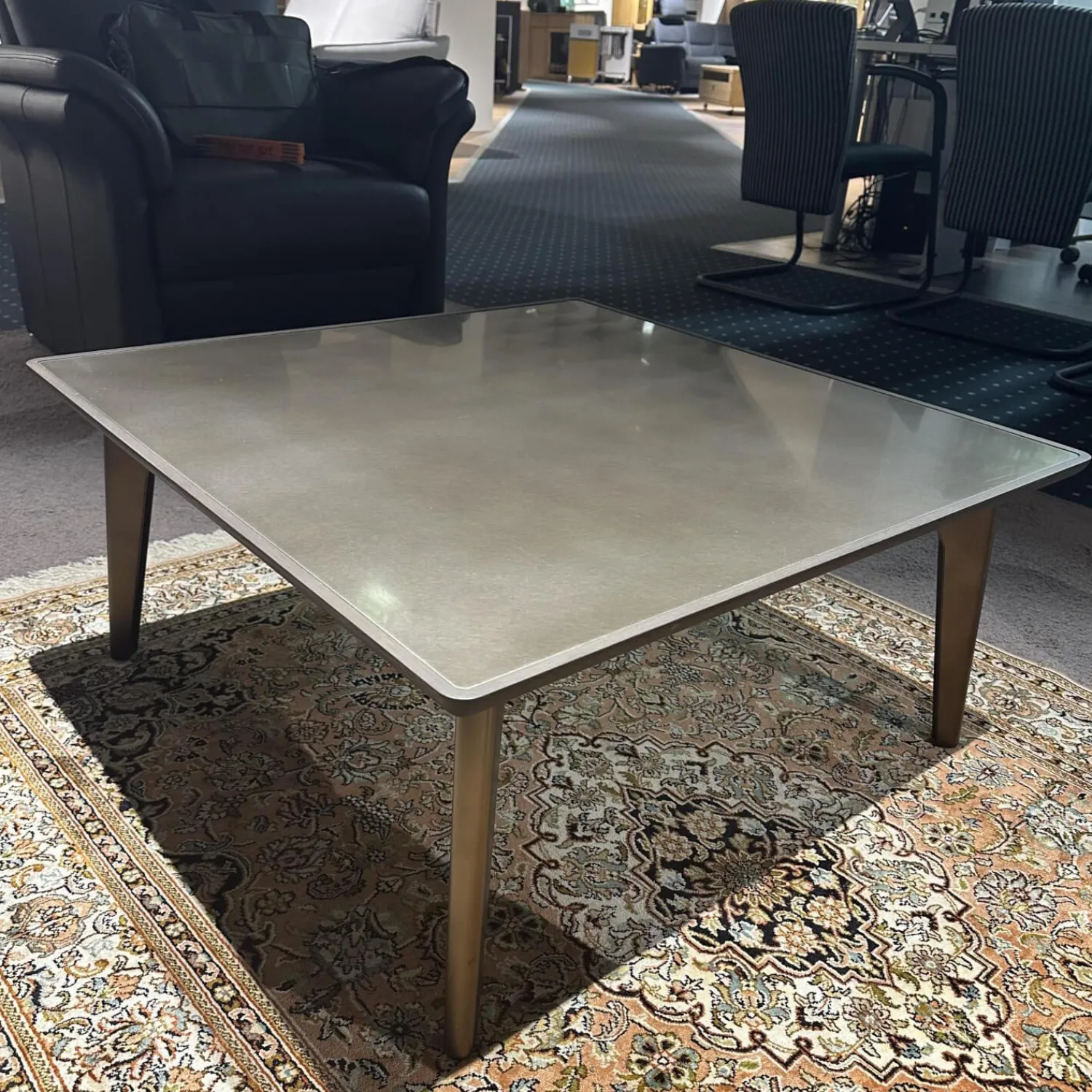 Giorgetti Couchtische|Couchtisch Blend Platte Metall Peltrox Rahmen Esche Grau Gestell Esche Bronzefarben