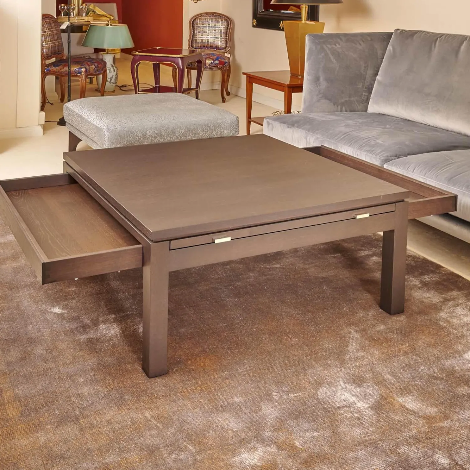 Form Exclusiv Couchtische|Couchtisch Bordeaux Eiche Dunkel Wengefarbig Inklusive 2 Schubladen Und 2 Tablarauzügen