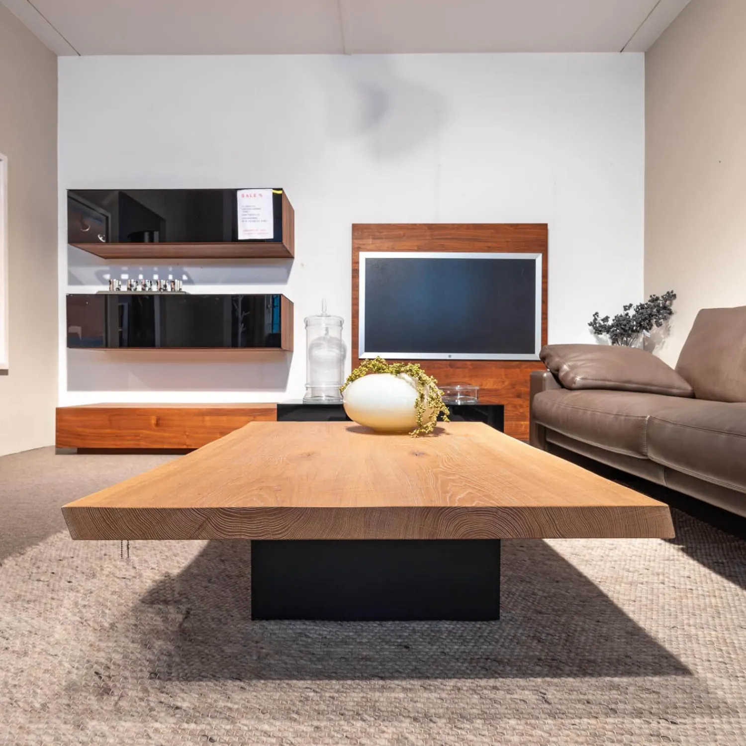 Janua Couchtische|Couchtisch Butterfly S03 Eiche Weiß Pigmentiert Geölt Wangen Stahl Schwarz