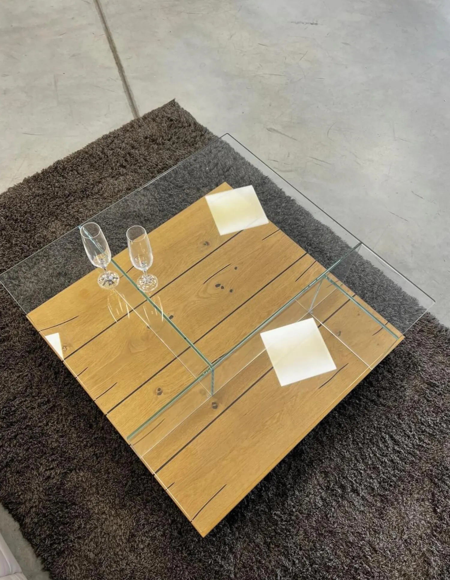 Hülsta Couchtische|Couchtisch CT 160 Eiche Naturstamm Optiwhite Klarglas