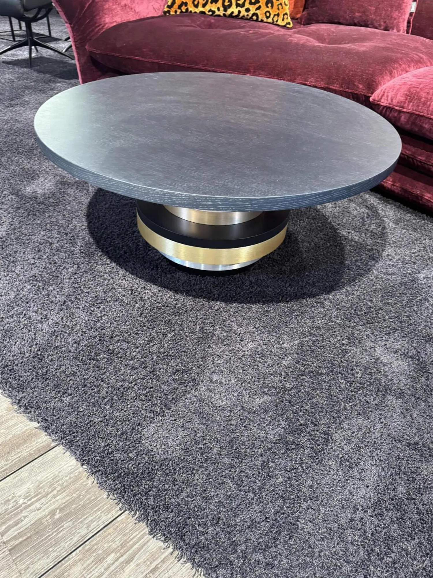 Bretz Couchtische|Couchtisch Disquo Eiche Furniert Gebeizt Matt Lackiert