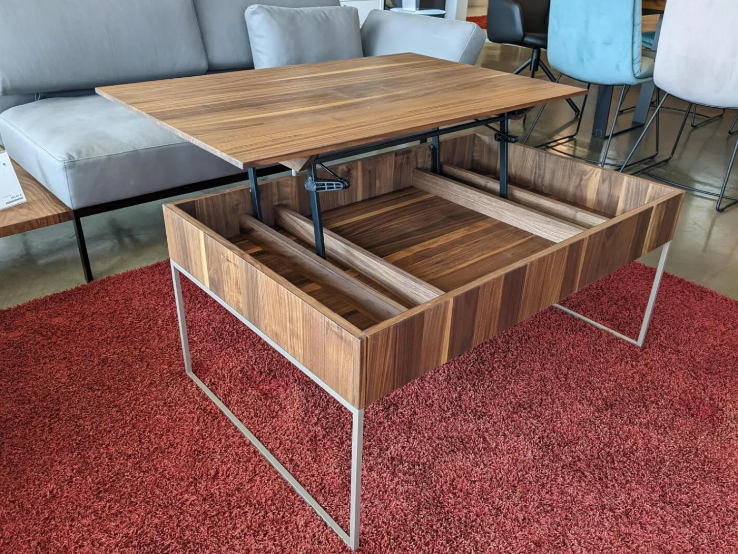 Team 7 Couchtische|Couchtisch Filigno Step Nussbaum Naturöl Gestell schwarz