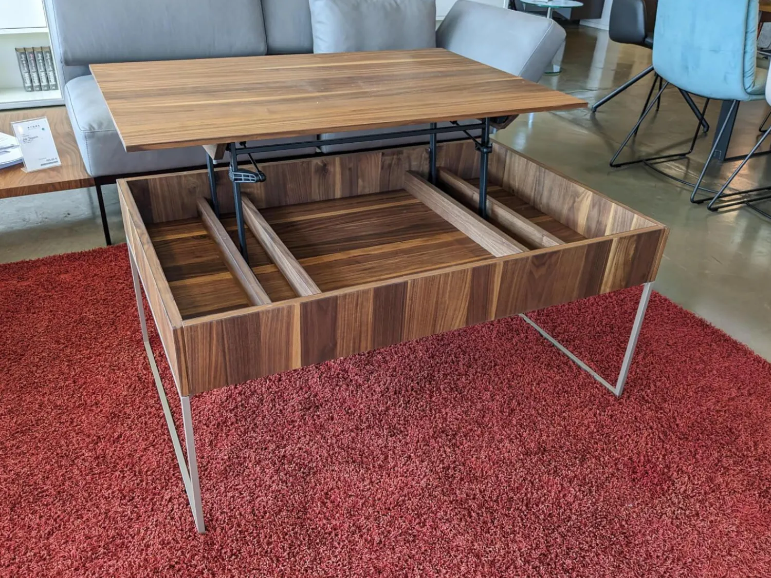 Team 7 Couchtische|Couchtisch Filigno Step Nussbaum Naturöl Gestell schwarz