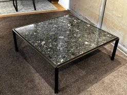 Bielefelder Werkstätten Couchtische|Couchtisch Hudson Platte Marmor Terrazzo Portoro Schwarz Gestell Metall Bronze Matt