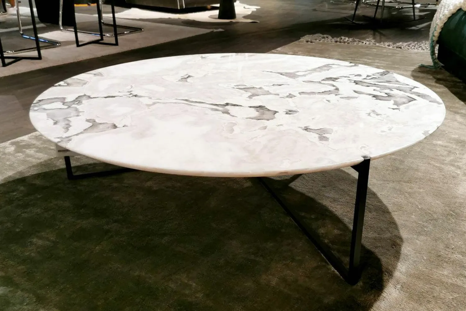 Baxter Couchtische|Couchtisch Icaro Platte Marmor Polarweiß Gestell Metall Schwarz Matt