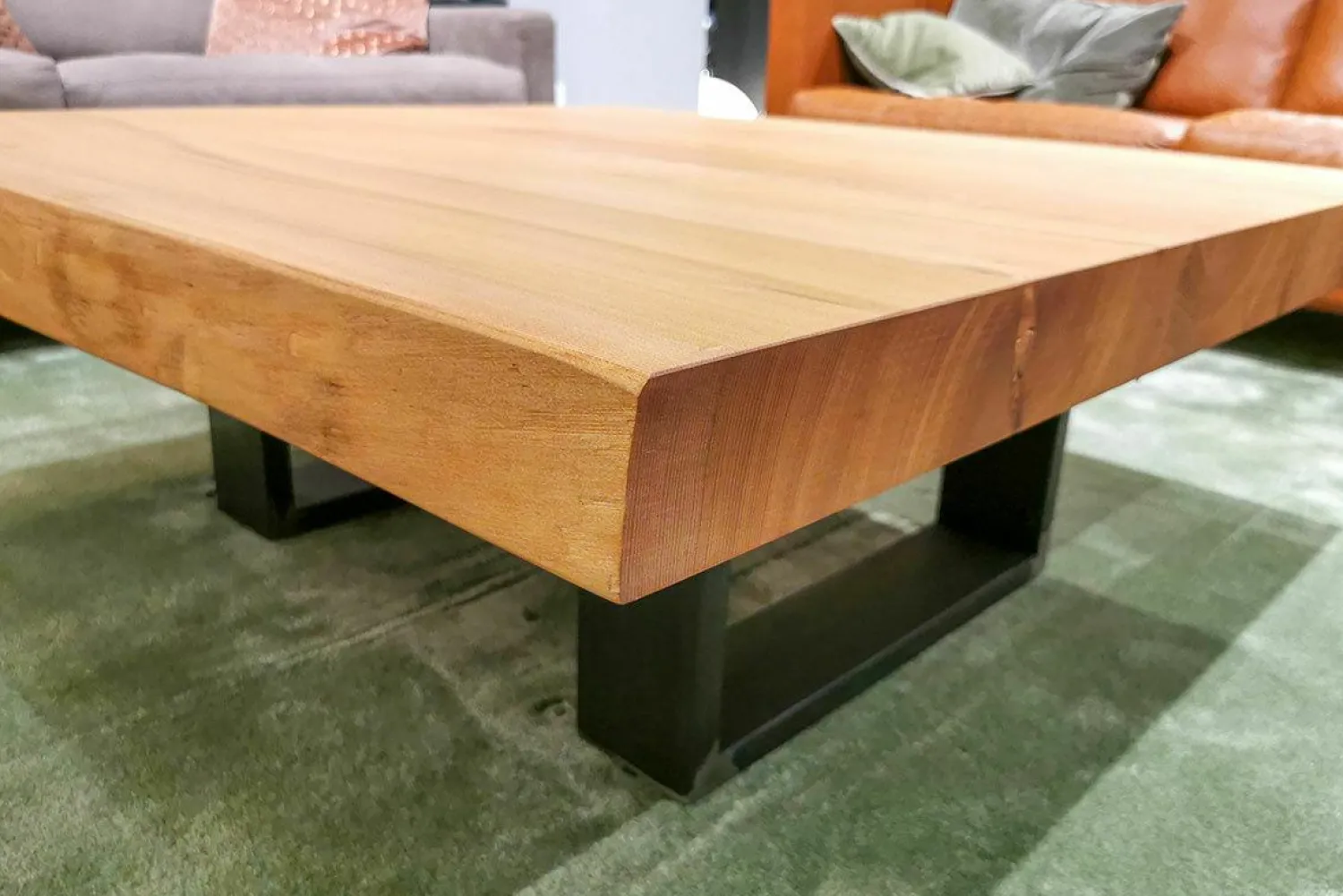 Scholtissek Couchtische|Couchtisch Kantara Tischplatte Rüster Ulme Gestell Eisen