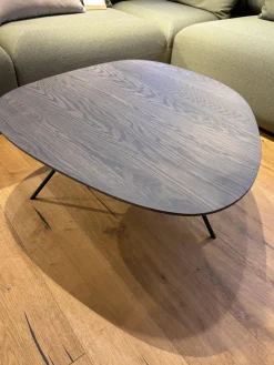 Leolux Couchtische|Couchtisch Liliom Platte Eiche Pine Grey Grau Gestell Metall Epoxy Nuit Silk Schwarz Lackiert