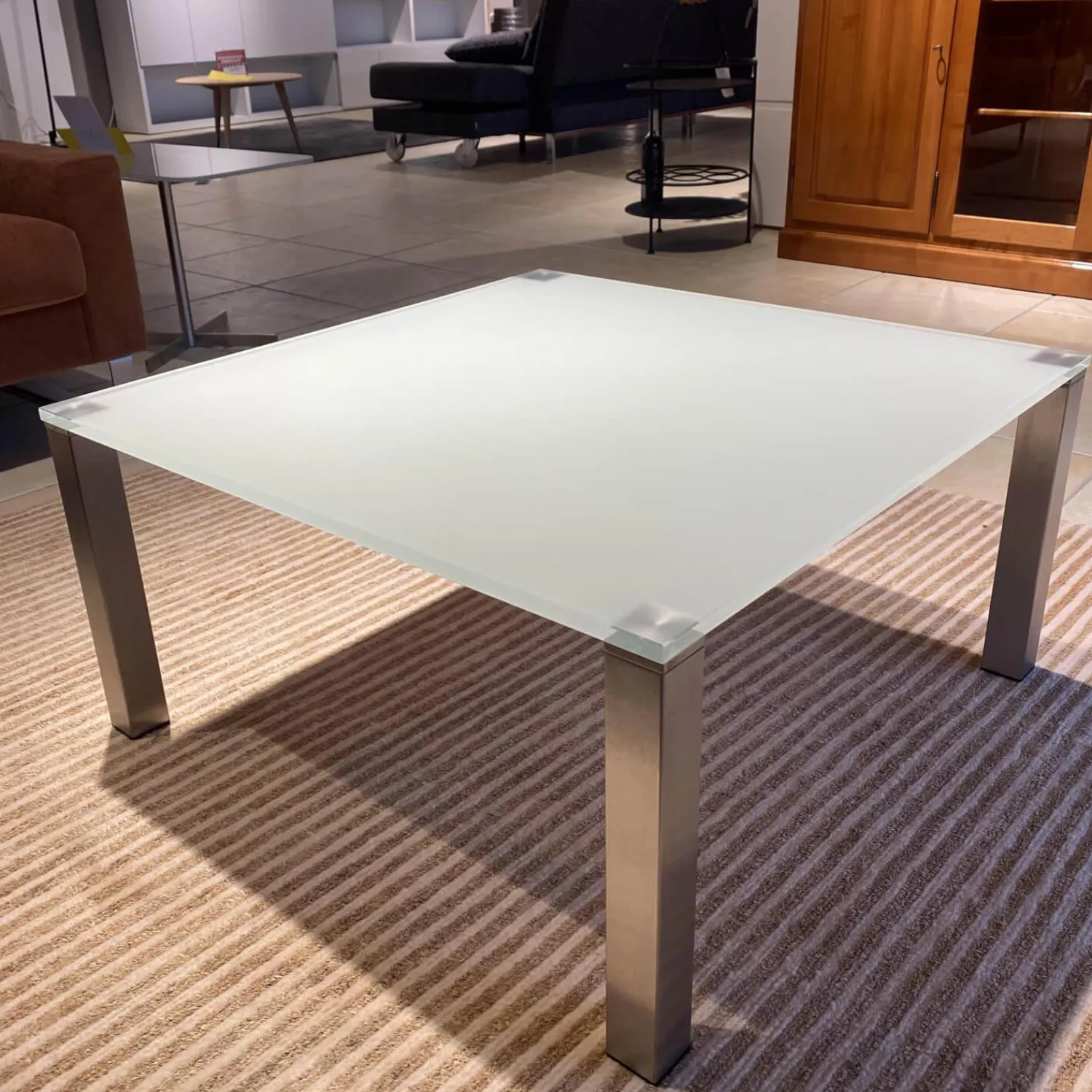 Dreieck Couchtische|Couchtisch Platte Optiwhite Samtcolor Weiß Gestell Edelstahl RAL 1013 Lackiert