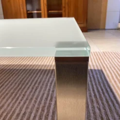 Dreieck Couchtische|Couchtisch Platte Optiwhite Samtcolor Weiß Gestell Edelstahl RAL 1013 Lackiert