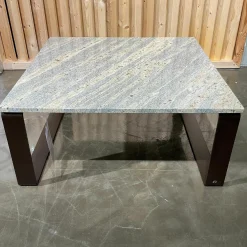 Draenert Couchtische|Couchtisch Primus Platte Gneis Bianco Romano Grau Gestell Dunkelbronze