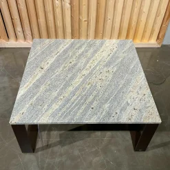 Draenert Couchtische|Couchtisch Primus Platte Gneis Bianco Romano Grau Gestell Dunkelbronze