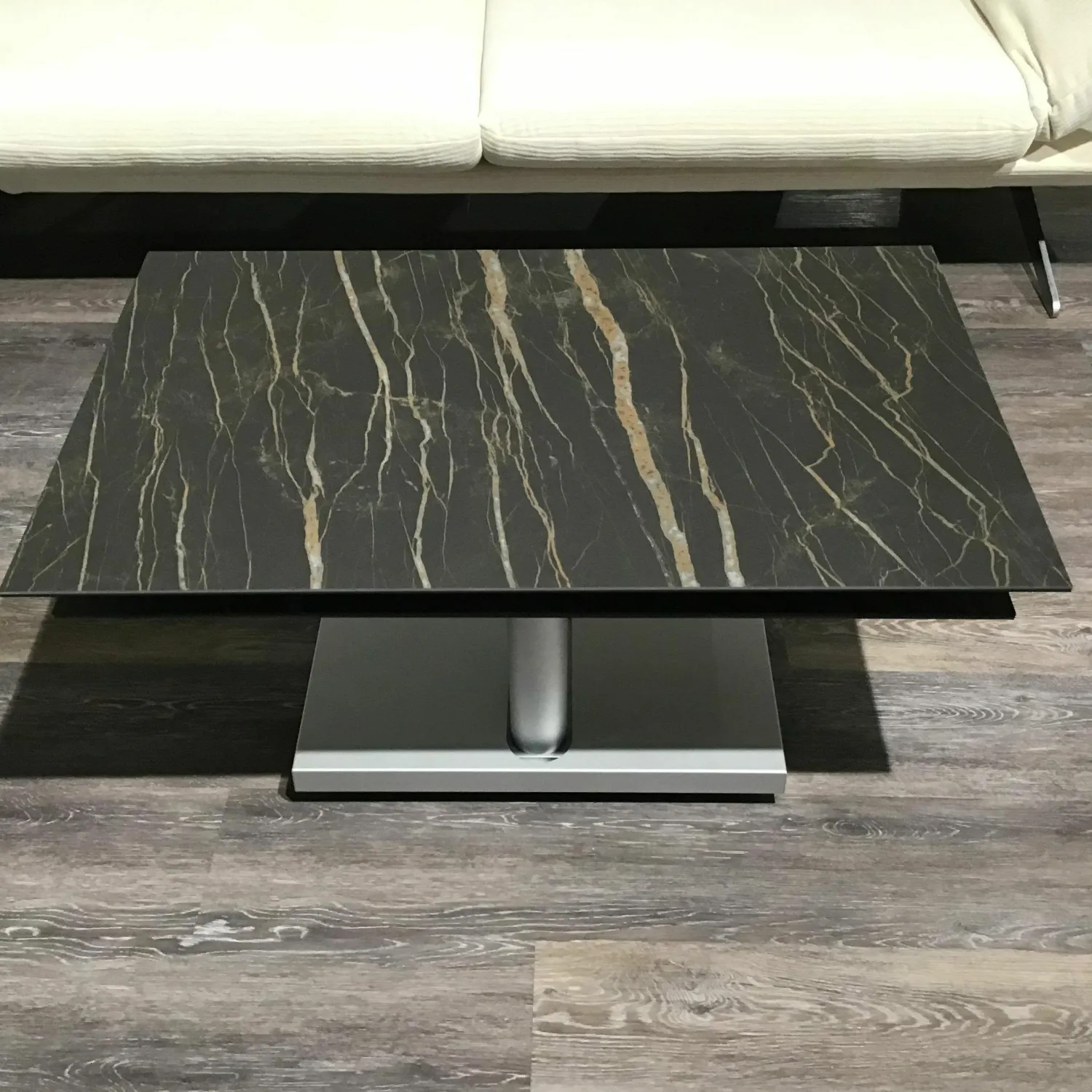 Ronald Schmitt Design Couchtische|Couchtisch Quichotte Platte Keramik Noir Desire Schwarz Gestell Metall Silberfarbig Lackiert Mit Drehbarer Platte