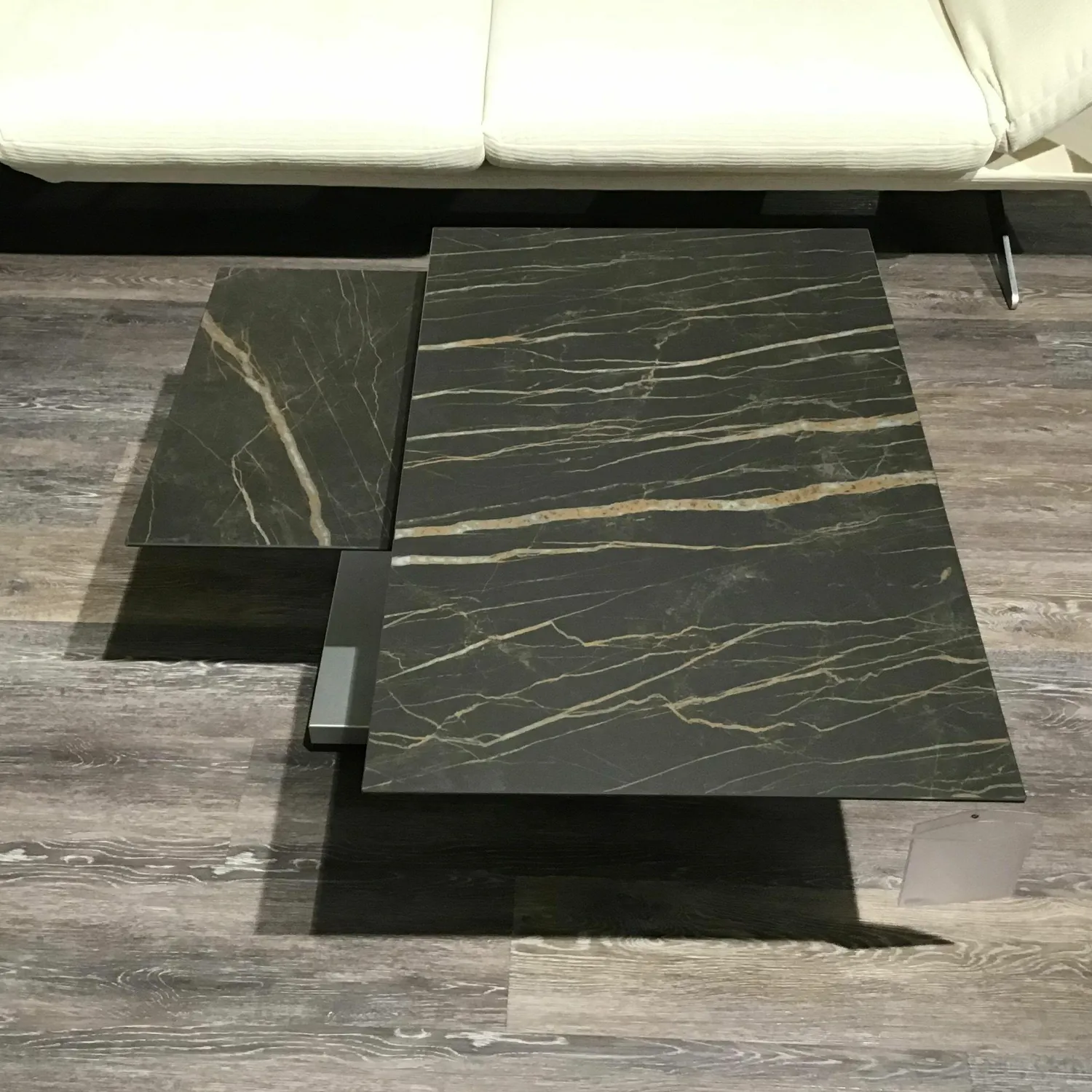 Ronald Schmitt Design Couchtische|Couchtisch Quichotte Platte Keramik Noir Desire Schwarz Gestell Metall Silberfarbig Lackiert Mit Drehbarer Platte