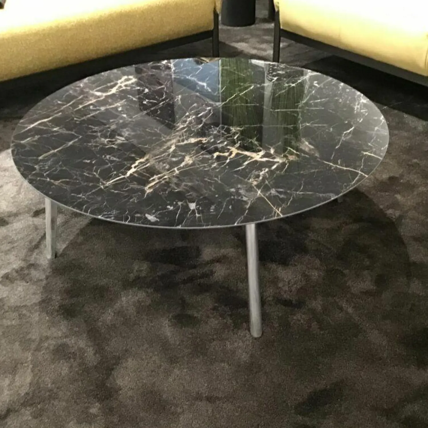 Leolux Couchtische|Couchtisch Rolan Platte Keramik Saint Laurent Füße Aluminium Poliert