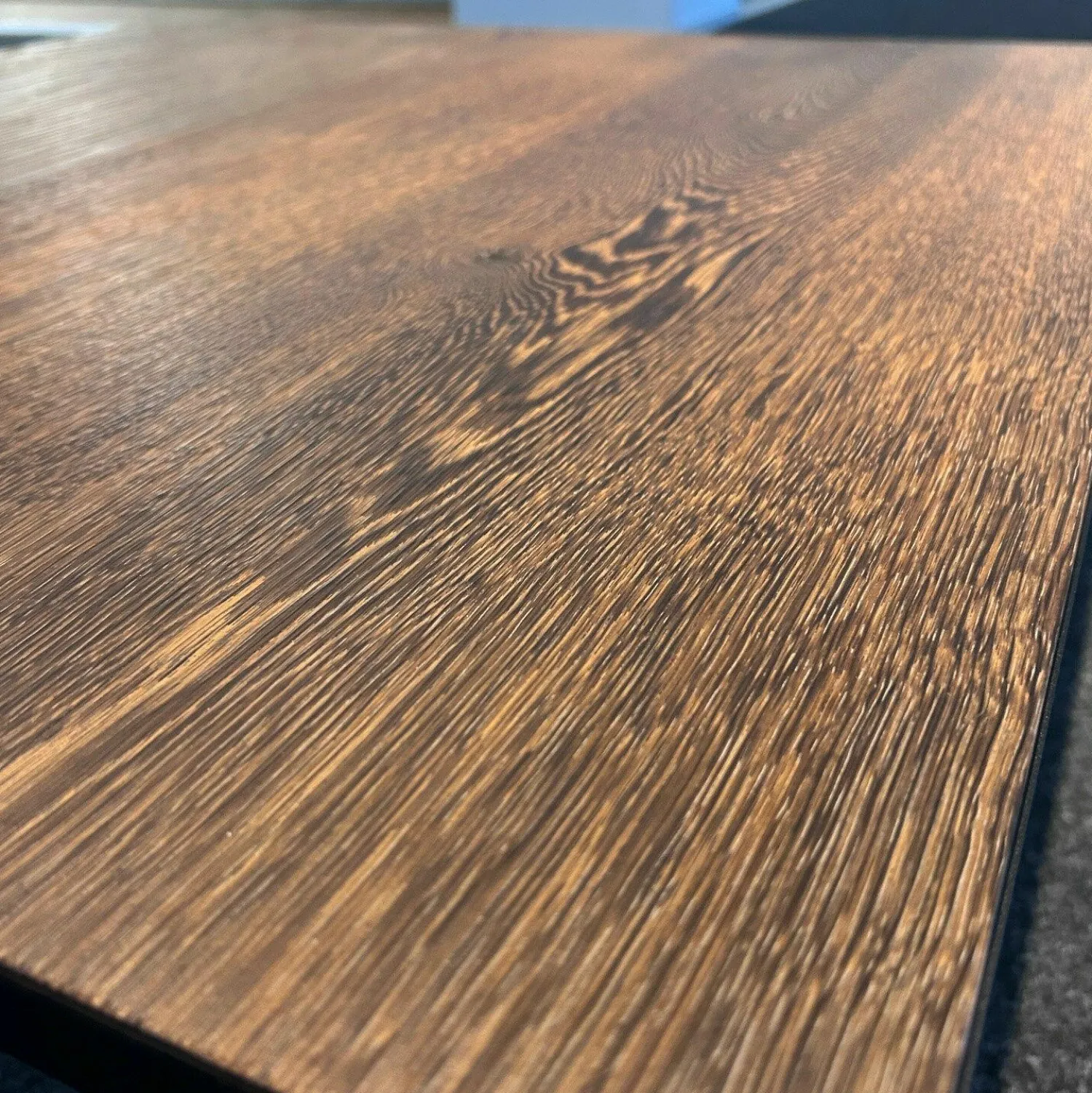 Janua Couchtische|Couchtisch SC 54 Platte Eiche Geköhlt Gelaugt Gekalkt Gestell Tiefschwarz