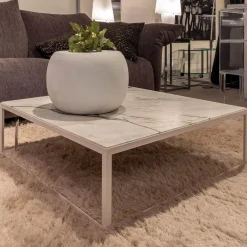 Janua Couchtische|Couchtisch SC 54 Steinplatte Calacatta Verde Leder Optik Gestell Pulverbeschichtet Verkehrsweiß