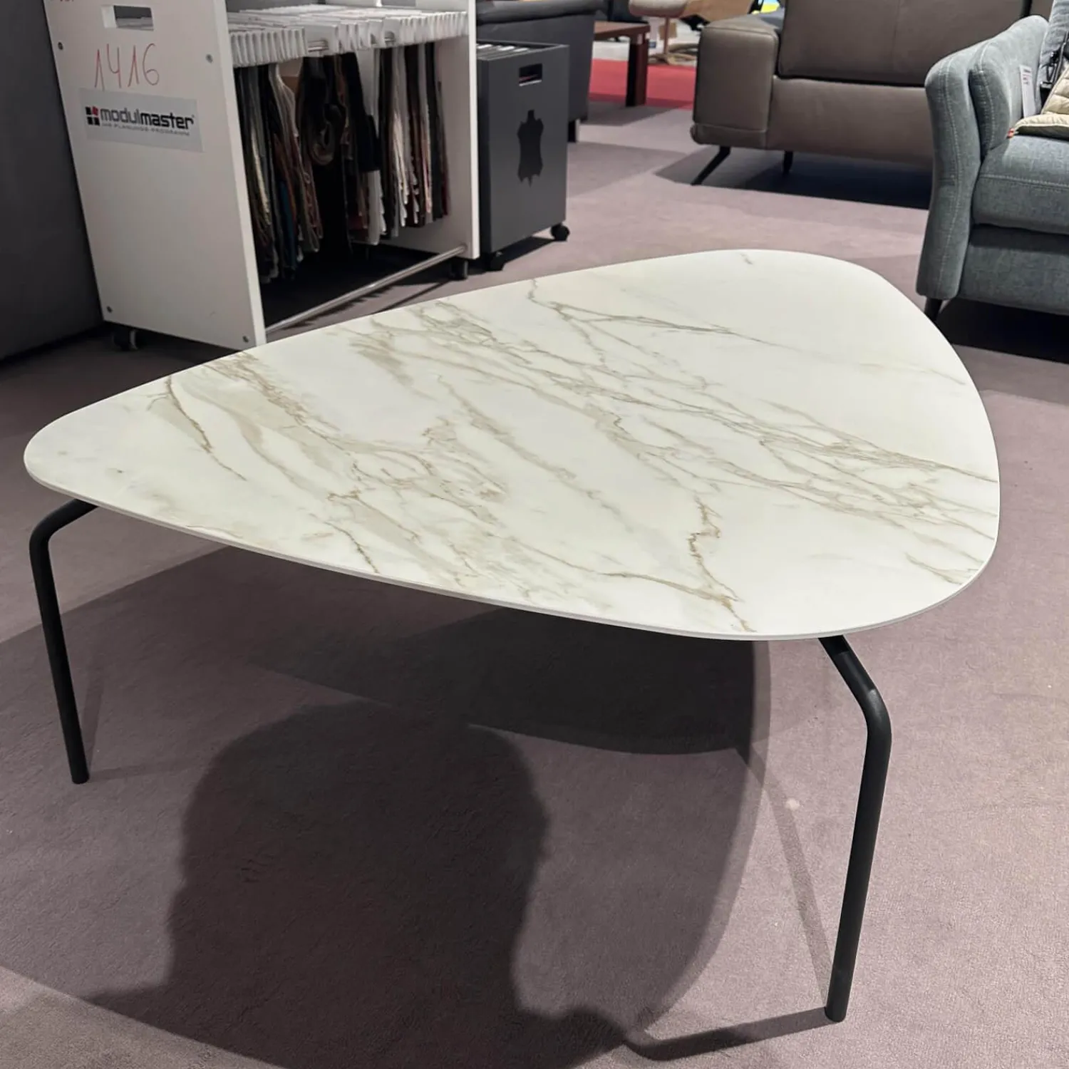 Venjakob Couchtische|Couchtisch Segel 6204 Platte Keramik Carrara Weiß Gestell Metall Anthrazit Matt