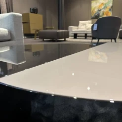 Minotti Couchtische|Couchtisch Shields L.Sand Peltro Geformtes MDF Stahlblech mit glänzendem Black-Nickel-Finish