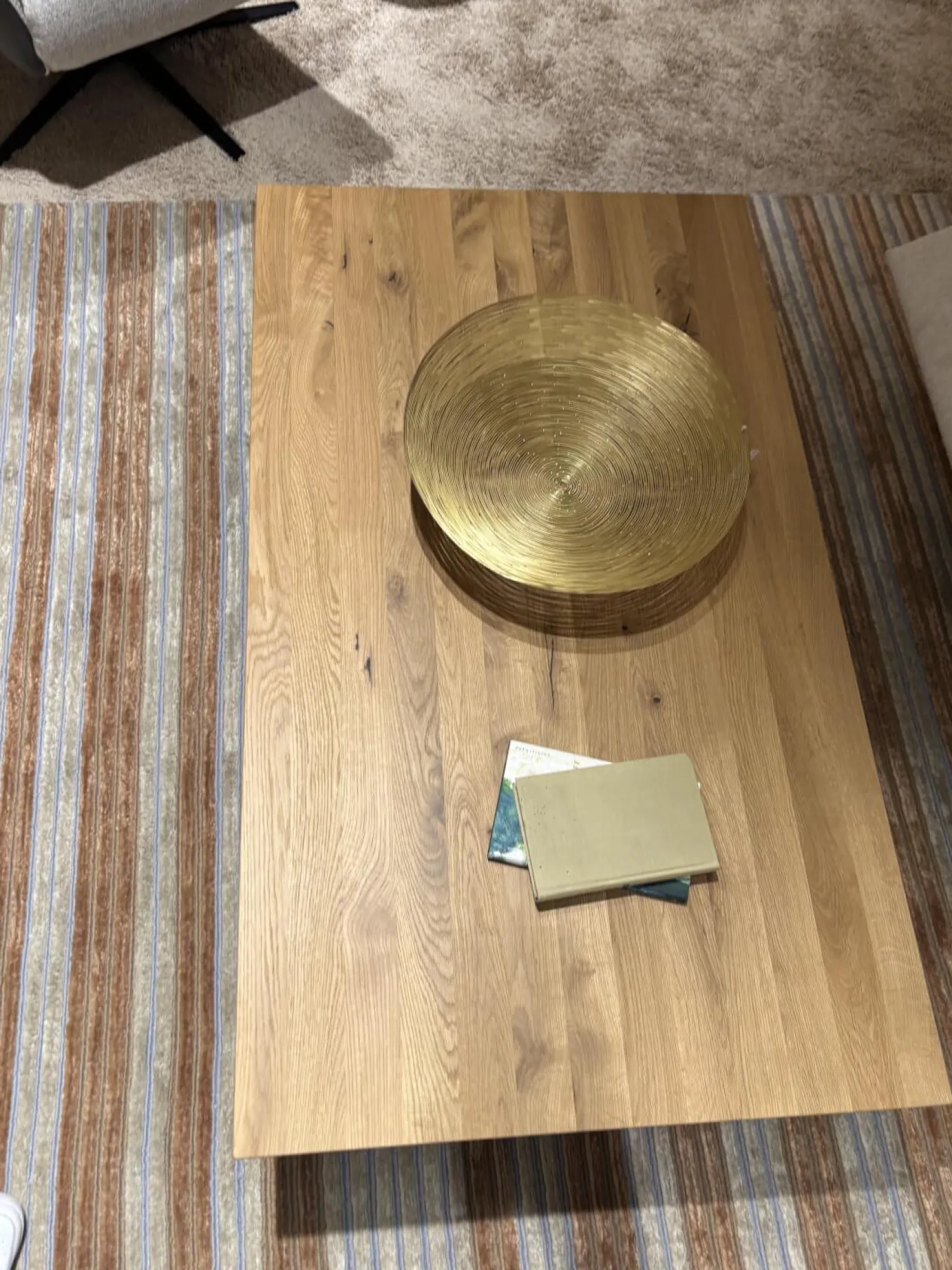 Natura Couchtische|Couchtisch Tucson Platte Wildeiche Massiv Geölt Bodenplatte Metall Schwarz