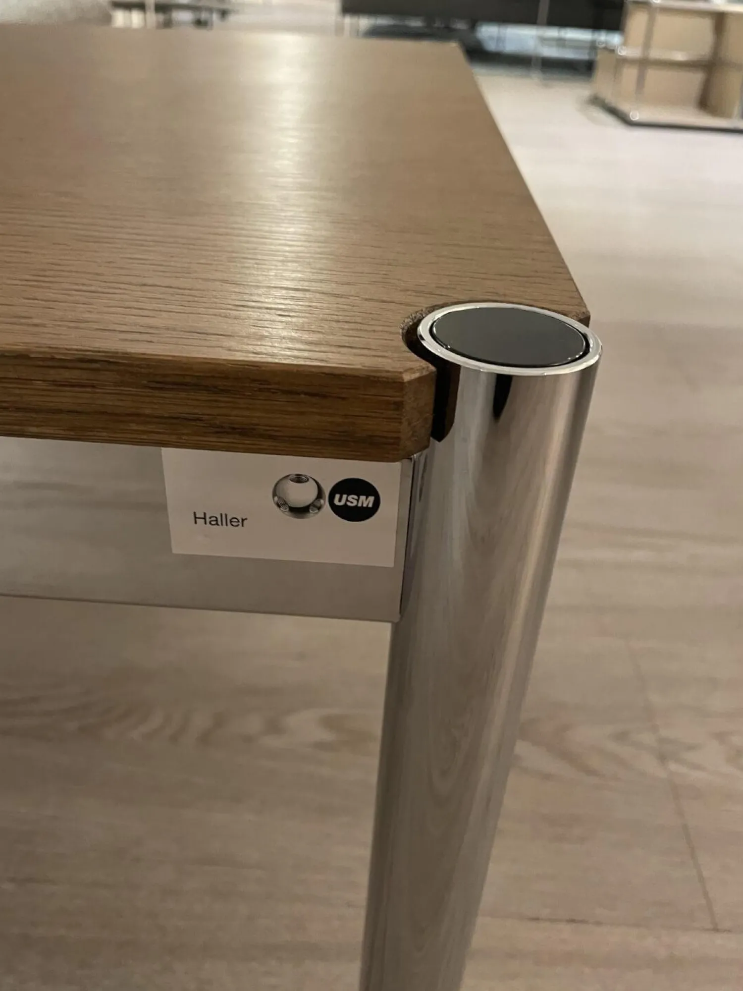 USM Haller Couchtische|Couchtisch USM-Haller Eiche Braun Geölt 75x75