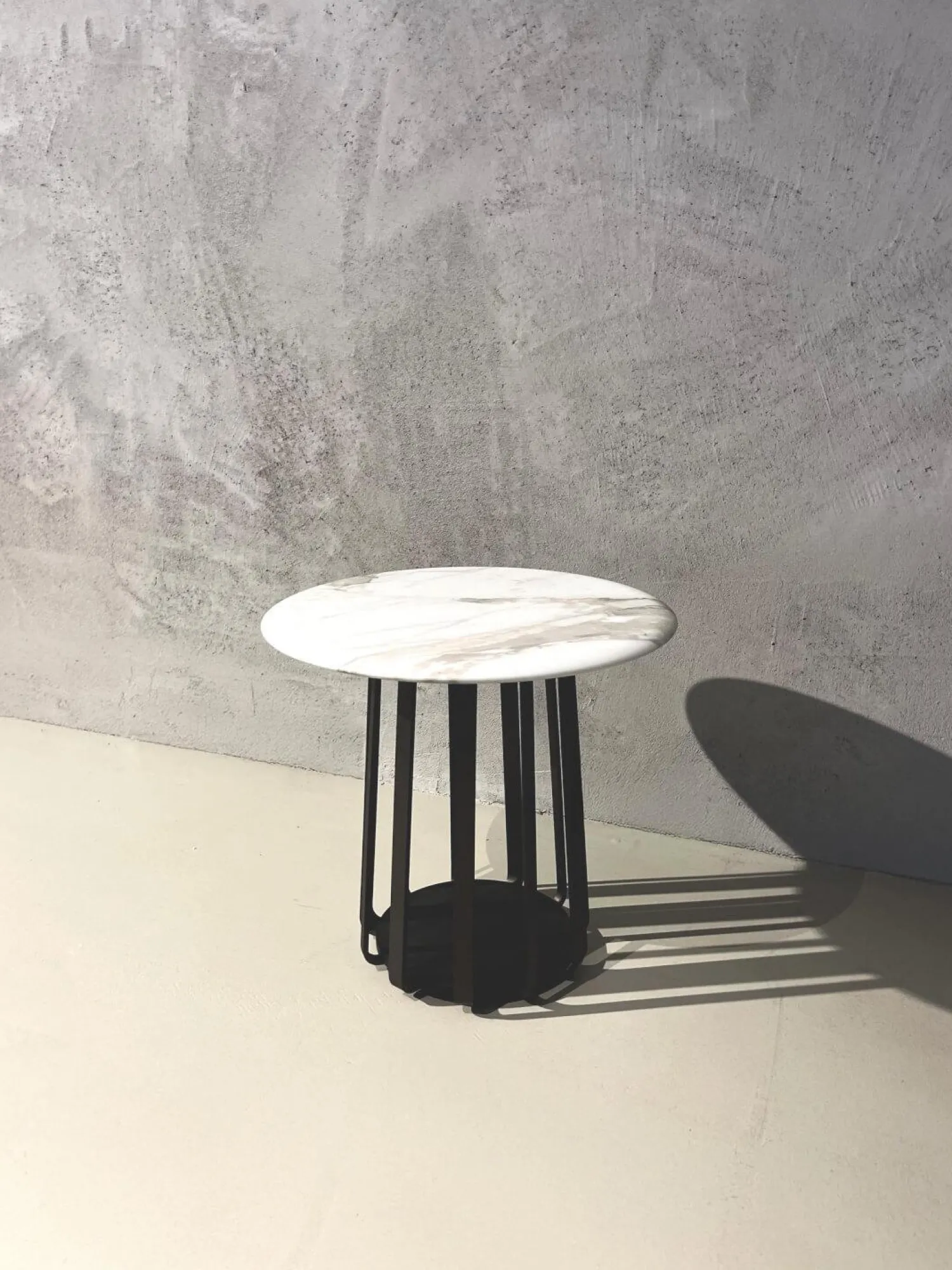 Janua Couchtische|Couchtischset BC09 Tischplatte Eiche Schwarz Gebeizt Und Maramor Calacatta Veneto Weiß Beige Mit Kieselkante Gestell Aluminium Elioxiert Bronze Schwarz