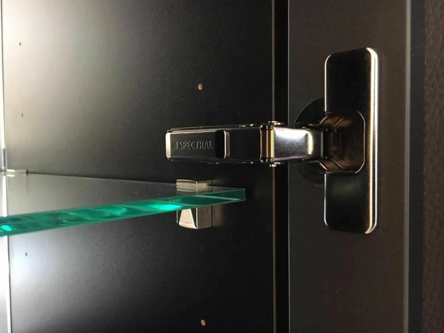 Spectral Smart Furniture Kommoden & Sideboards|Dolby Surround Lowboard Ameno Glas Matt Weiß mit 2 Hängeelementen