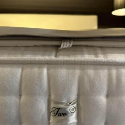 Schramm Polsterbetten|Doppelbett Basis Stoff 11-10318 Gr. 1 Füße QF10 71L Eiche Wenge Lackiert Mit Integrierter Unterfederung