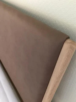 Gazzda Polsterbetten|Doppelbett Fawn Eiche Massiv Weiß Geölt Kopfteil Bezug Leder ohne Lattenrost ohne Matratze