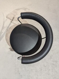 Cassina Einzelstühle|Drehsessel 7 Fauteuil Tournant Leder Schwarz Gestell Stahl Füße Kunststoff Schwarz Lackiert