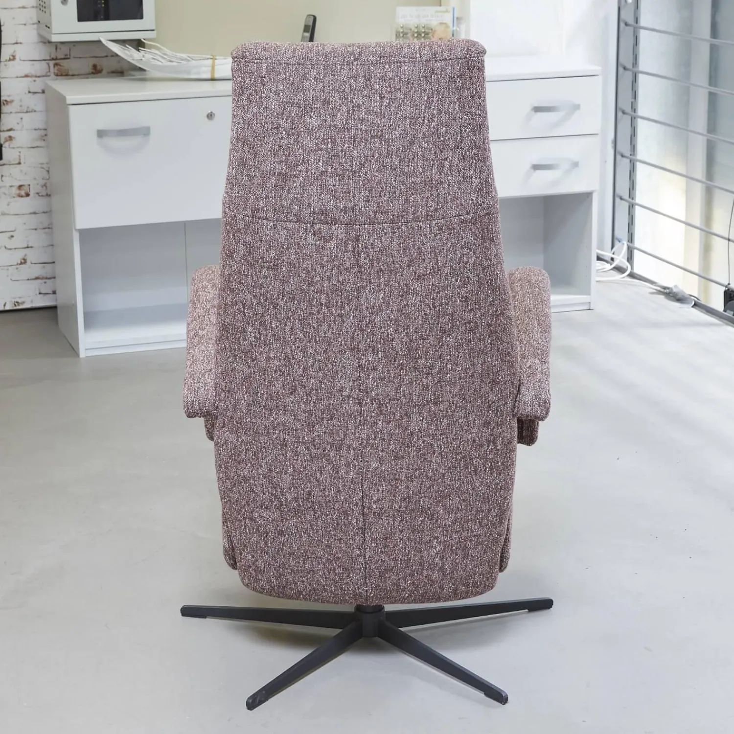 Activineo Relaxsessel|Drehsessel Boss Mit Hocker Stoff Oasis 205 Cabarnet Kreuzdrehfuß Metall Schwarz