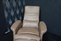 Relax Live Relaxsessel|Drehsessel Madrid Leder Avantgard Trüffel mit Relaxfunktion und Hochklappbarem Rücken