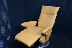 Steinpol Relaxsessel|Drehsessel Tino Leder Punch Curry Drehteller Metall mit Manueller Relaxfunktion