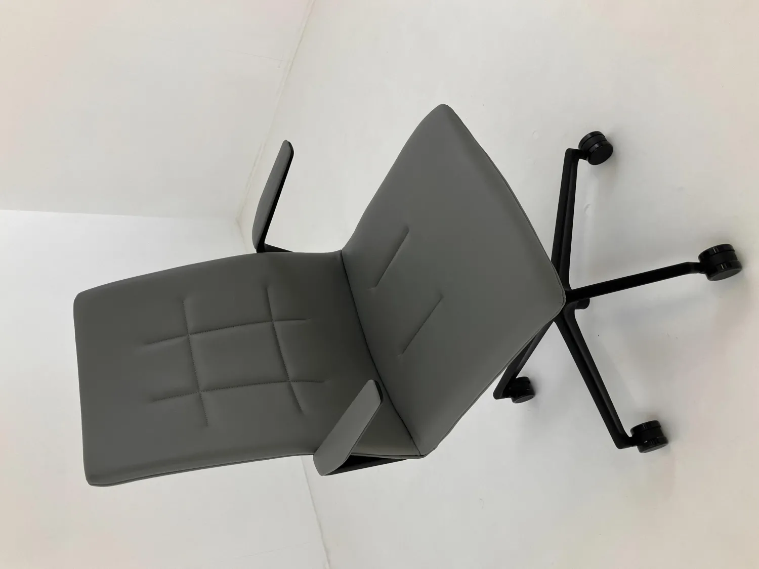 Walter Knoll Bürostühle|Drehstuhl Leadchair Evo Leder Congress 1440 Marram_x000b_Grau Gestell Schwarz Matt Pulverbeschichtet