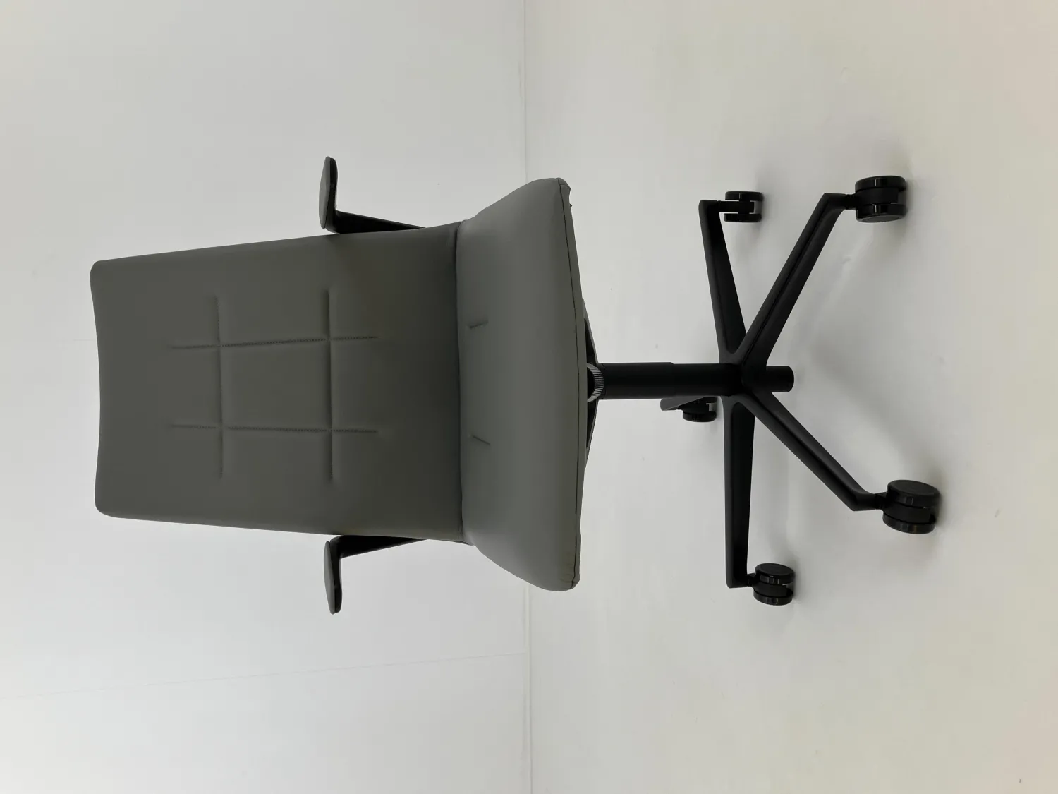 Walter Knoll Bürostühle|Drehstuhl Leadchair Evo Leder Congress 1440 Marram_x000b_Grau Gestell Schwarz Matt Pulverbeschichtet