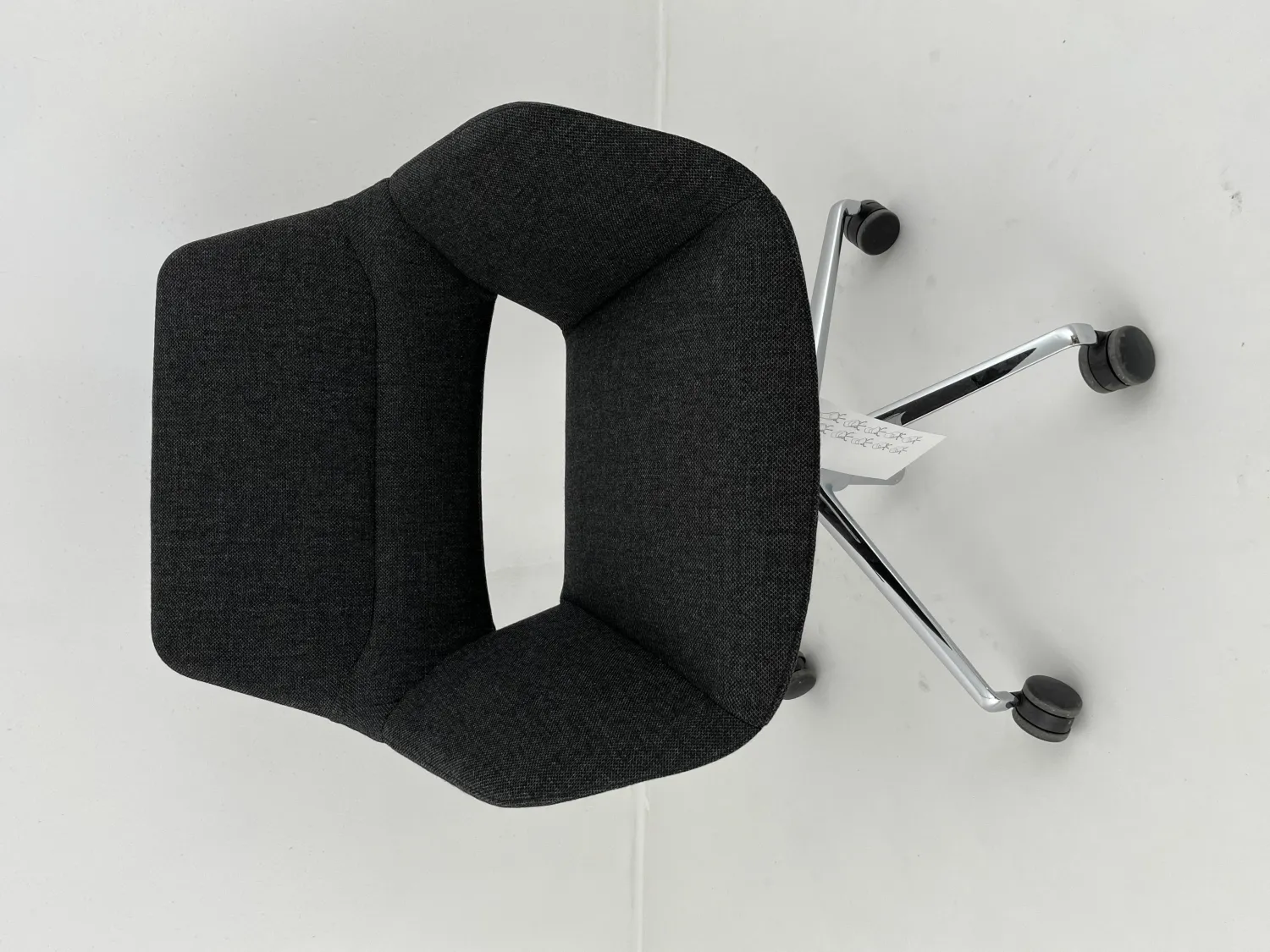 Wilkhahn Einzelstühle|Drehstuhl OCCO Conference 224 63 Stoff 65 Re Wool 198 Schwarz Gestell Stahl Verchromt Mit Rollen Schwarz