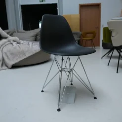 Vitra Einzelstühle|Eames Platic Sidechair DSR Drahtgestell Mit Verstrebungen Verchromt Sitzschalenfarbe Schwarz