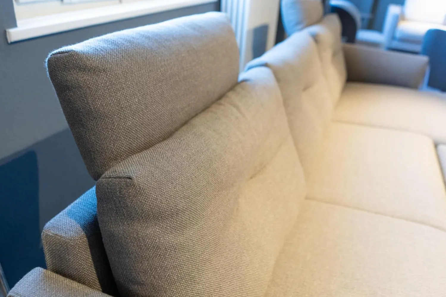 Weibelweibel Ecksofas|Eckgarnitur Mit Hocker Mellow 1630 Bezug Stoff Danio U3333D Grau Flachstahlfuß Chrom Gebürstet