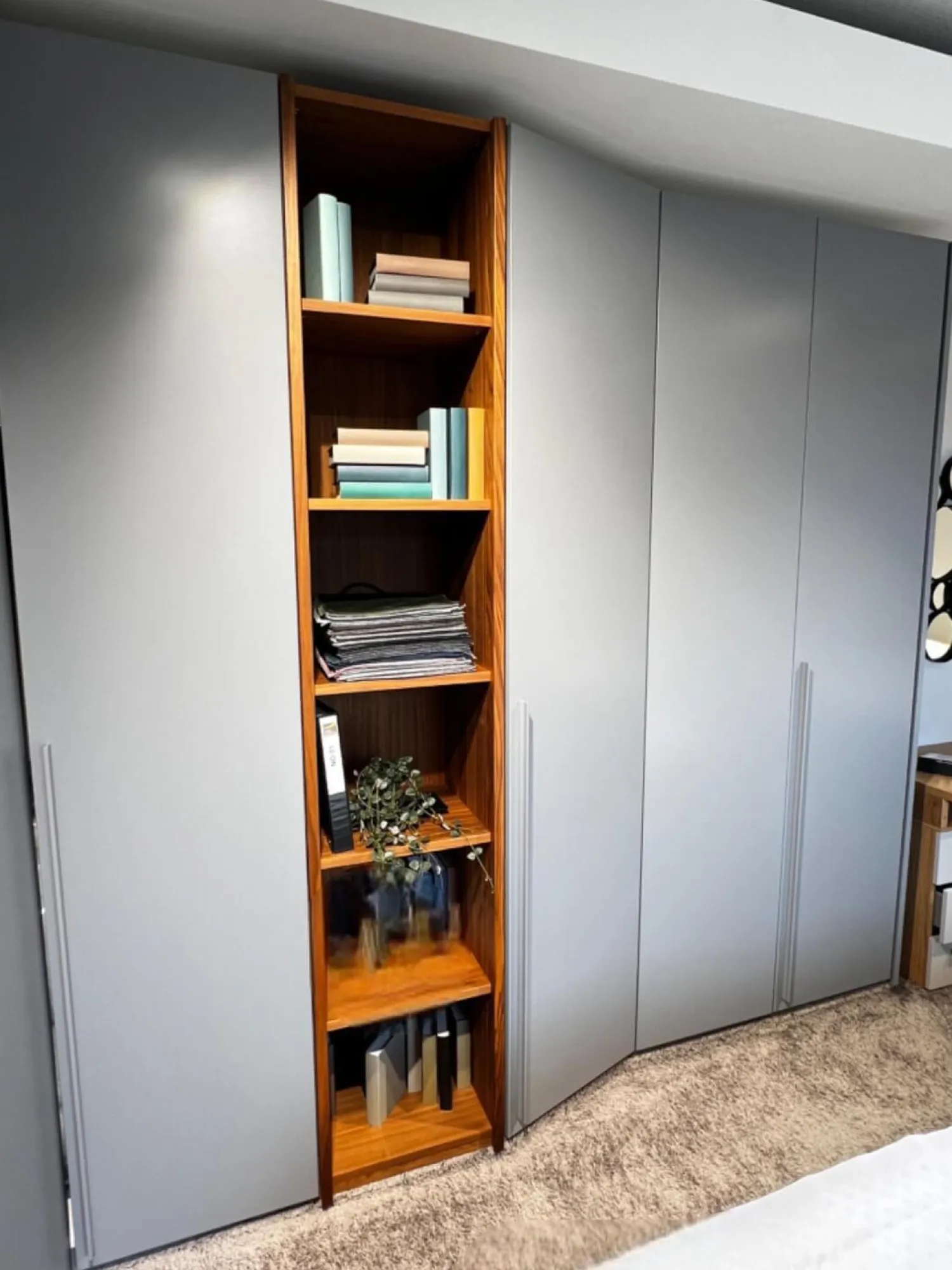 Musterring Kleiderschränke|Eckschrank Aliga Front Und Korpus Lack Platingrau Grau Weiß Absetzung Kernnussbaum Inklusive Beleuchtung