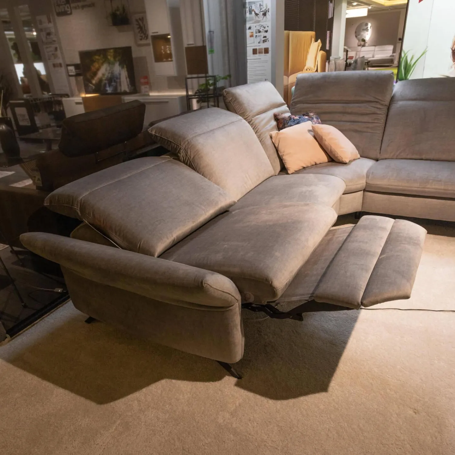 Hukla Ecksofas|Ecksofa 4056 Stoff 22 Joyce Silver SP 19 Grau Metallfuß Schwarz Mit Kissen