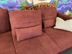 Poco Ecksofas|Ecksofa 80007 Webstoff Paris Chianti Rot Und Samtstoff Rivera Aubergine Violett Fuß Metall Schwarz Inklusive Hocker Und Verstellung