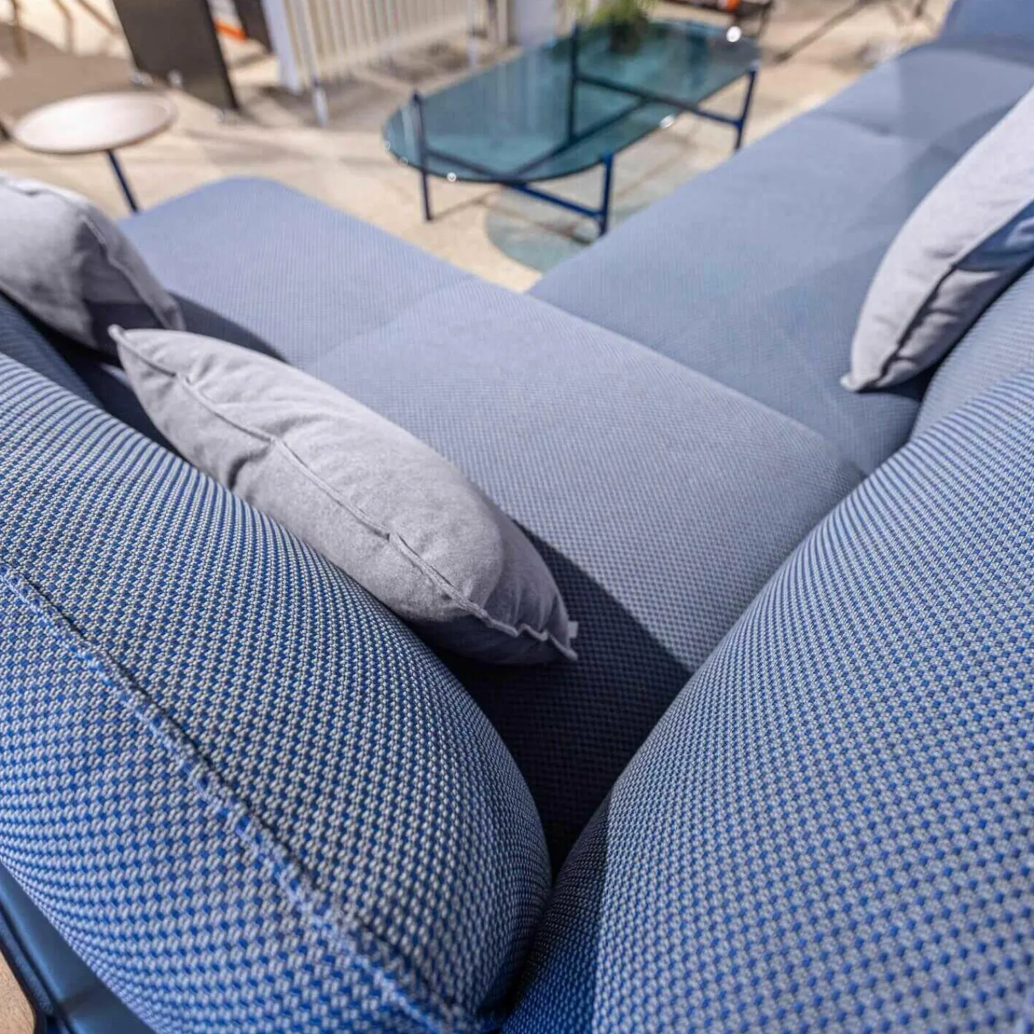 Rolf Benz Ecksofas|Ecksofa Addit Stoff 22.300 Saphirblau mit 4 Kissen und Tableau Nussbaum