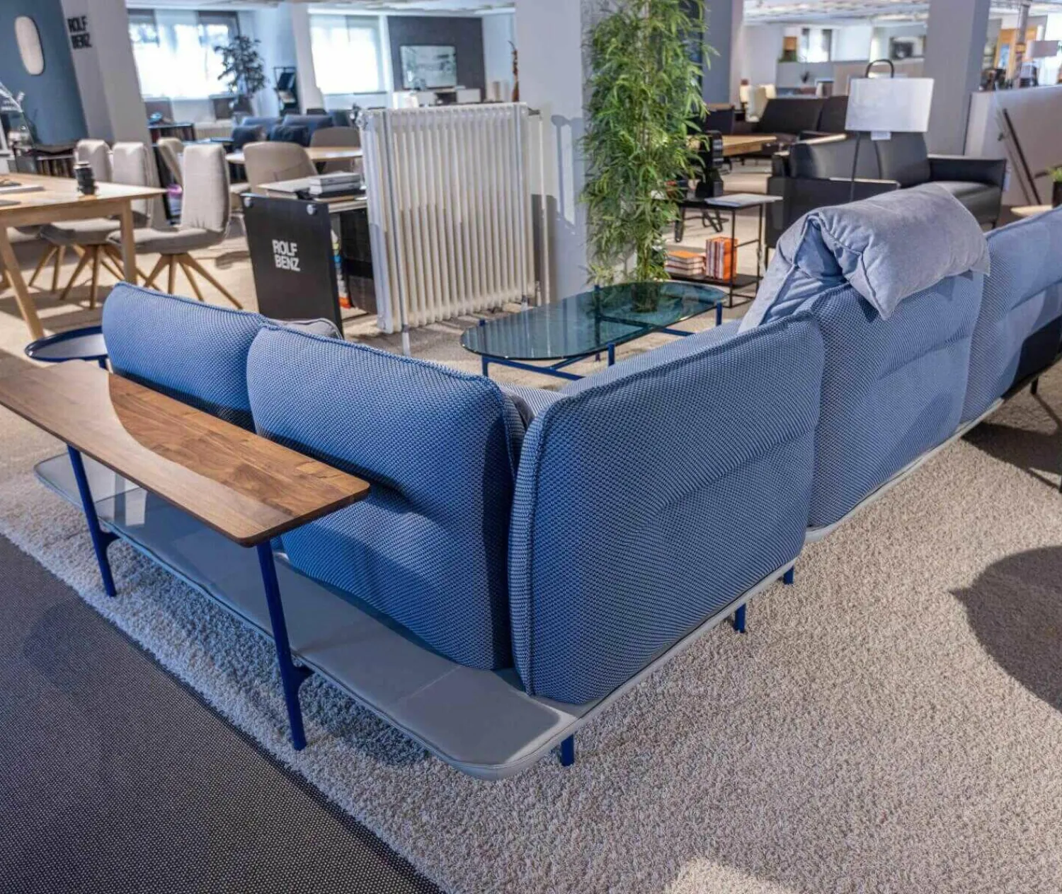 Rolf Benz Ecksofas|Ecksofa Addit Stoff 22.300 Saphirblau mit 4 Kissen und Tableau Nussbaum