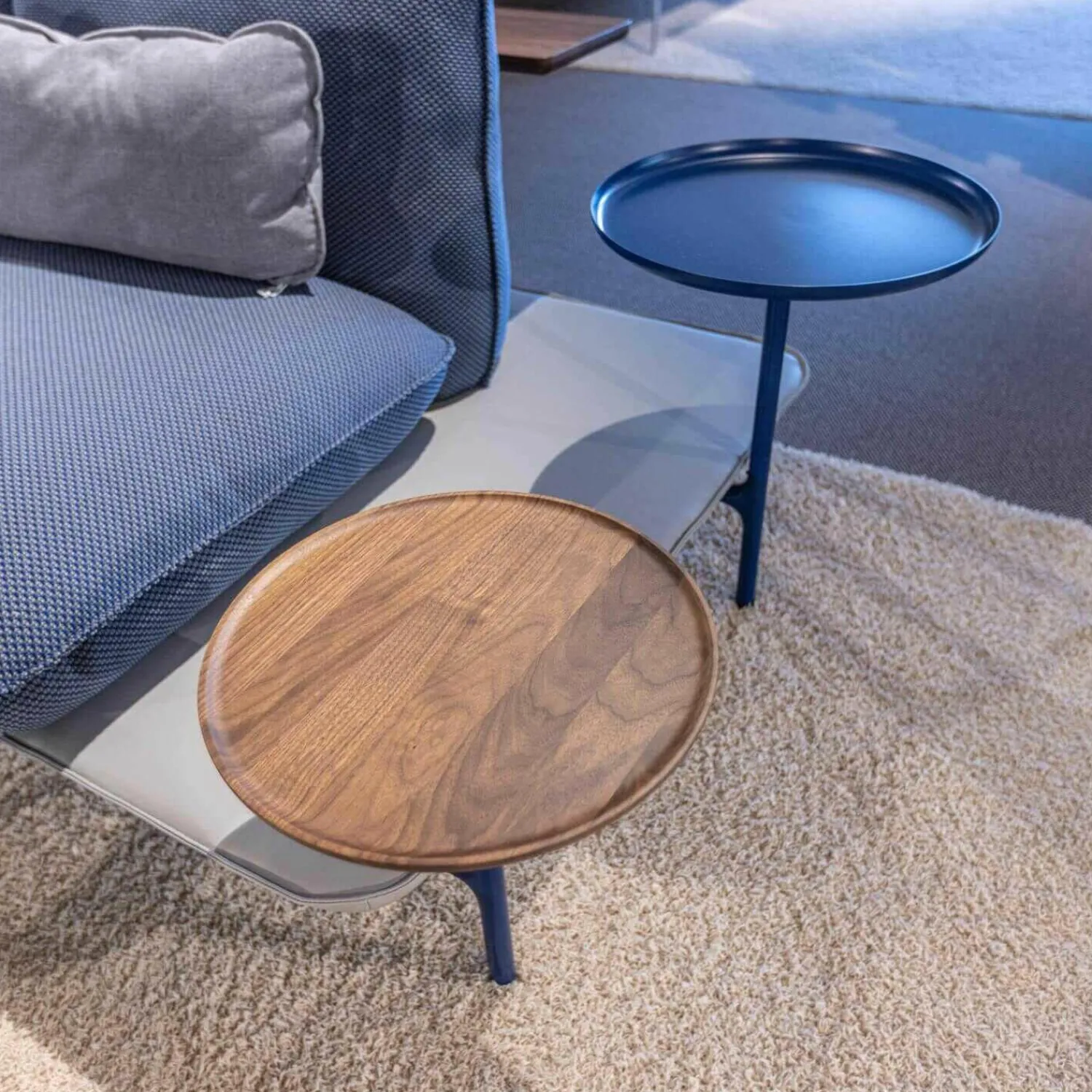 Rolf Benz Ecksofas|Ecksofa Addit Stoff 22.300 Saphirblau mit 4 Kissen und Tableau Nussbaum